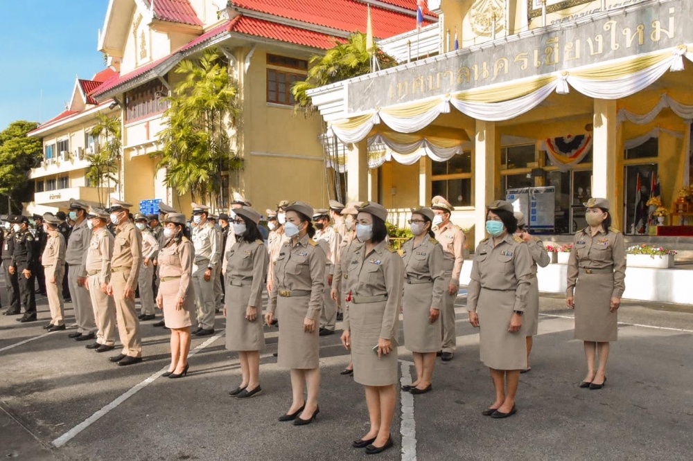 รองนายกเทศมนตรีนครเชียงใหม่ นำพนักงานเทศบาลนครเชียงใหม่ กิจกรรมเคารพธงชาติและร้องเพลงชาติไทย เนื่องในวันพระราชทานธงชาติไทย ประจำปี 2565 - รองนายกเทศมนตรีนครเชียงใหม่ นำพนักงานเทศบาลนครเชียงใหม่ กิจกรรมเคารพธงชาติและร้องเพลงชาติไทย เนื่องในวันพระราชทานธงชาติไทย ประจำปี 2565