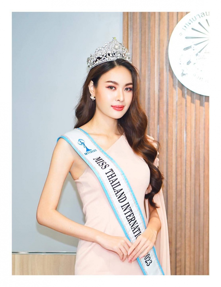นายกเทศมนตรีนครเชียงใหม่ให้การต้อนรับ Miss Thailand International 2023 นางสาวสุภาภรณ์ ฤทธิพฤกษ์ ในโอกาสเข้าเยี่ยมคารวะ - นายกเทศมนตรีนครเชียงใหม่ให้การต้อนรับ Miss Thailand International 2023 นางสาวสุภาภรณ์ ฤทธิพฤกษ์ ในโอกาสเข้าเยี่ยมคารวะ